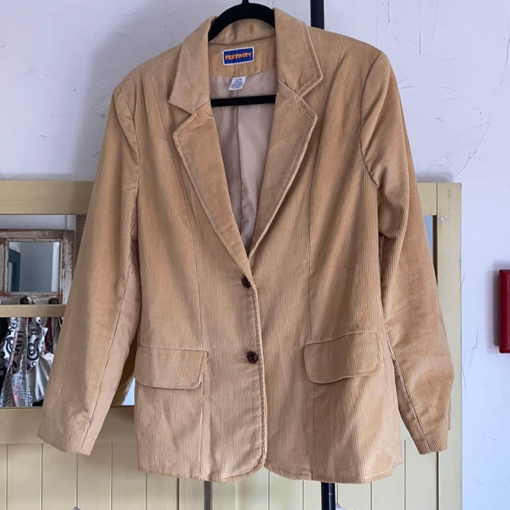 Vintage corduroy light yellow blazer.